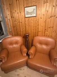 Coppia di poltrone vintage in pelle (anni '80)