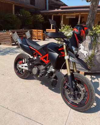 Moto APRILIA DORSODURO 750