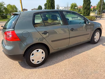 Volkswagen Golf 1.6 16V FSI