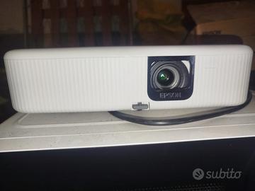 Proiettore Epson usato 3 ore, come nuovo
