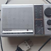 Vecchia radio portatile international