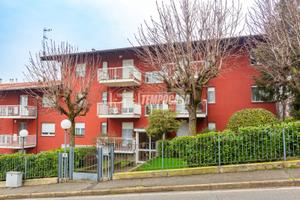 AMPIO CINQUE LOCALI CON TERRAZZO!