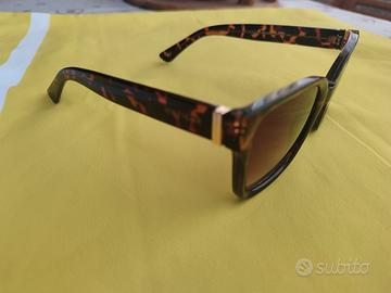 Occhiali da Sole Tommy Hilfiger.