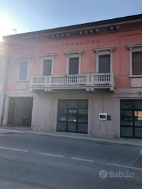 Immobile ad uso commerciale residenziale