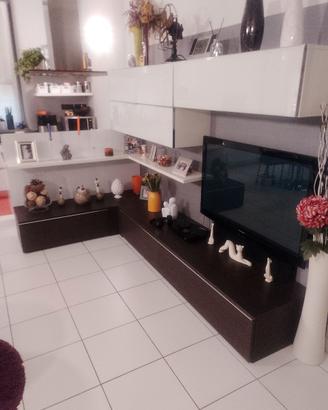 MOBILI SOGGIORNO E CUCINA