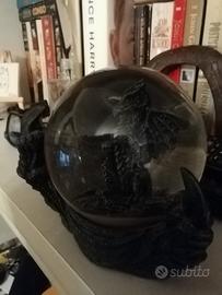 Drago celtico in sfera di vetro. 