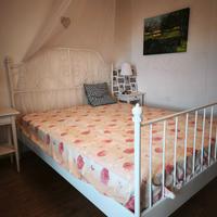 Letto Ikea completo di materasso e comodini