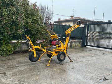 E225 - Micro escavatore 3 q