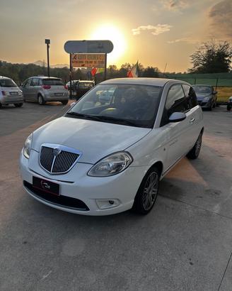 Lancia Ypsilon 1.2 Modamilano