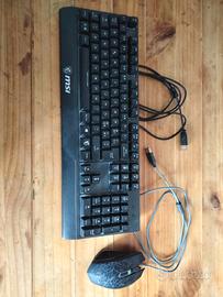 tastiera e maus da gaming