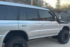 MITSUBISHI PAJERO V20