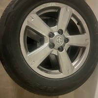 TOYOTA RAV-4  CERCHI IN LEGA E PNEUMATICI