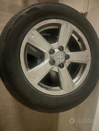 TOYOTA RAV-4  CERCHI IN LEGA E PNEUMATICI