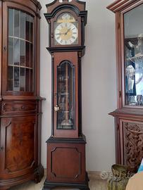 Pendolo in legno a carica automatica