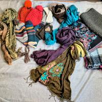 stock 15 pezzi sciarpe, cappelli, guanti donna