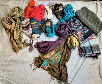 stock 15 pezzi sciarpe, cappelli, guanti donna