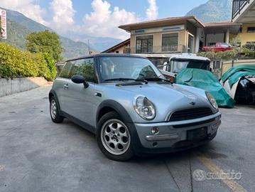 Ricambi Mini Cooper 2003 grigio chiaro e giallo
