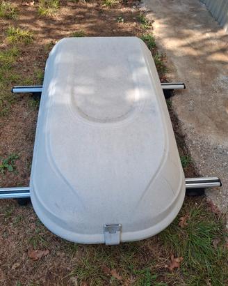 Box tetto auto con barre universali 