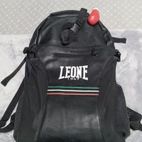 Zaino e Guantoni della Leone