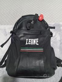 Zaino e Guantoni della Leone