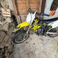 Suzuki RM 250 4T