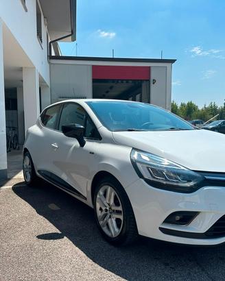 Renault Clio dCi 8V 75 CV 5 porte Moschino Intens