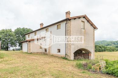 CASALE RUSTICO AD USO AGRICOLO CON AMPIO POTENZIAL