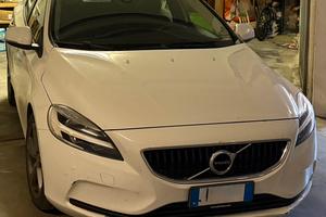 🚗 VOLVO V40 D2 – 120 CV – DIESEL – EURO 6