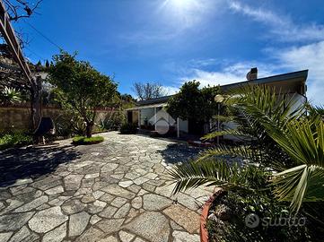 PORZIONE DI BIFAMILIARE A ANDORA