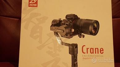 Stabilizzatore Gimbal 3 assi Zhiyun per mirrorless