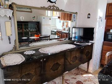 credenza bassa vintage con specchio