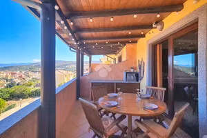2 LOCALI A CASTELSARDO