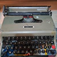 macchina da scrivere olivetti