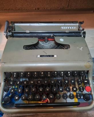 macchina da scrivere olivetti