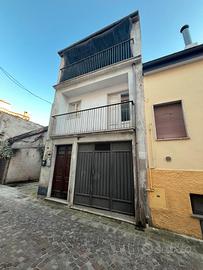 Casa Indipendente in Centro con Terrazzo e Garage