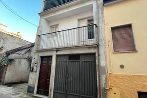 Casa Indipendente in Centro con Terrazzo e Garage