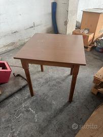 Tavoli in legno