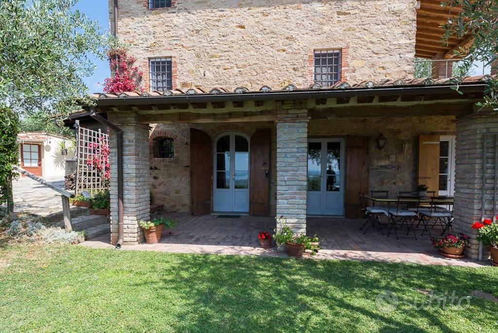 Rustico / Casale di 260 m² con più di 5 locali a M - Vista 5