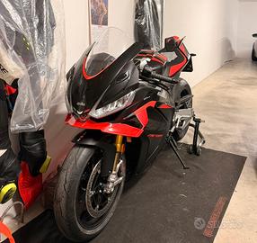 Aprilia rsv4 factory