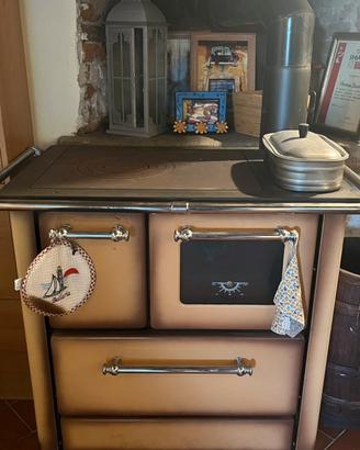 Stufa a legna con forno e bracere
