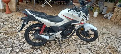 moto naked Honda Cb125F CBF125 del 2018 pochi km