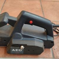 Pialla elettrica a filo AEG