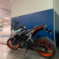 KTM DUKE MY22  125 CC