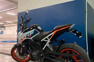 KTM DUKE MY22  125 CC