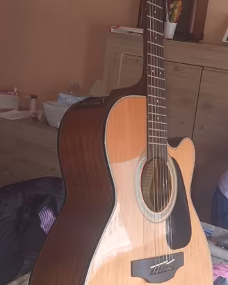 Chitarra Takamine