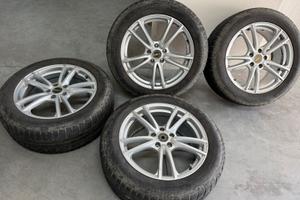 4 Cerchi in lega 18 + 4 gomme invernali 235/55 R18