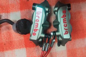 Pinze freno Brembo M4 monoblocco e pompa accossato