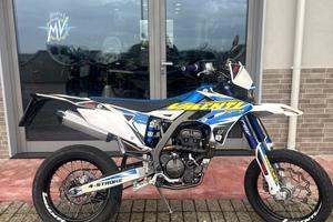 Suzuki Valenti SM 125 RACING