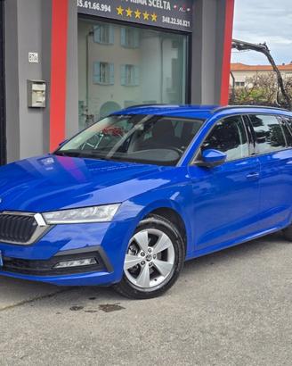 SKODA Octavia 2.0 TDI EVO SCR DSG Wagon Executiv