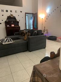 Divano 3 posti+isola,pari al nuovo 